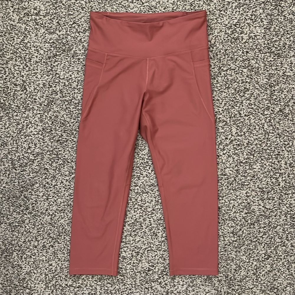 Old Navy Active | Elevate High Rise Crop Leggings